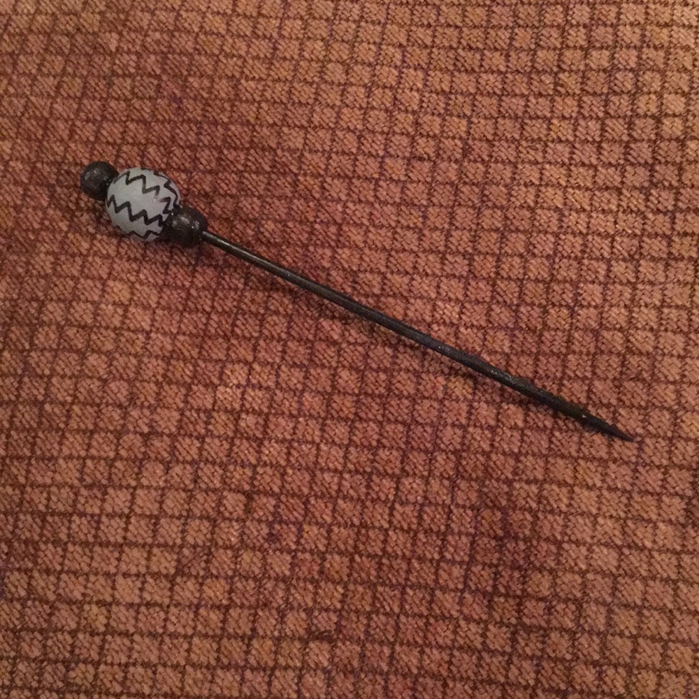 Black/gray chevron hair stick- thin stick, short